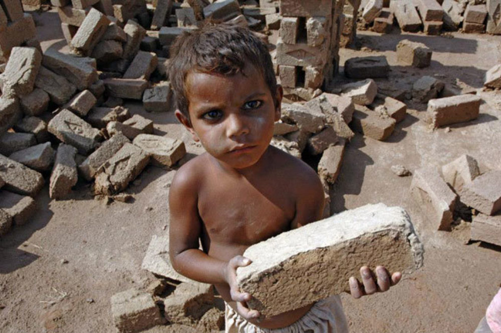Child Labour A Bonded Brick Maker In Pakistan Picture By Un
