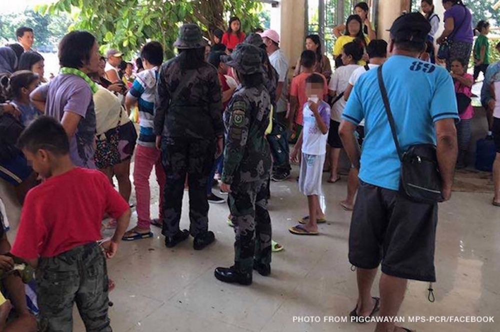 Children Evacuated After Gun Battle At School In Pigcawayan Philippines