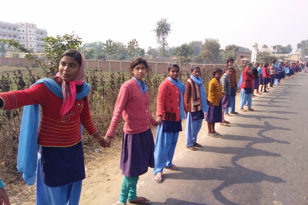 Indian Students Form Part Of Giant Human Chain Against Child Marriage In Bihar